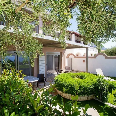 Locanda Barbati Luxury Aparthotel 2* Barbati