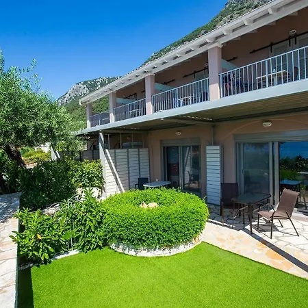 Locanda Barbati Luxury Aparthotel 2*