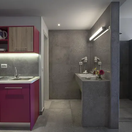 Hotel apartamentowy Luxury 2*