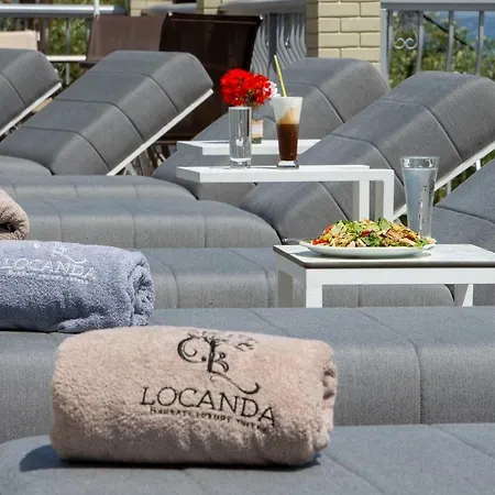 Ξενοδοχείο με διαμερίσματα Luxury Μπαρμπάτι