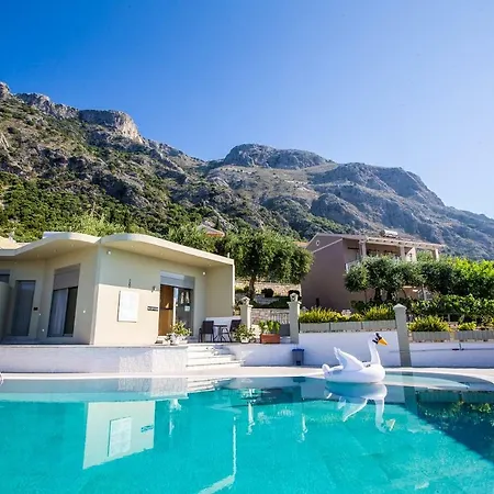 Luxury Apartmanhotel 4*