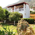 Luxury Apartahotel 4*
