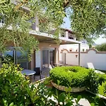 Luxury 4* برباتي