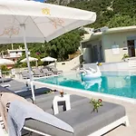 Luxury Apartahotel 4*